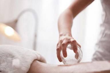 拔罐怎样拔的紧视频,如何轻松掌握紧致拔罐法